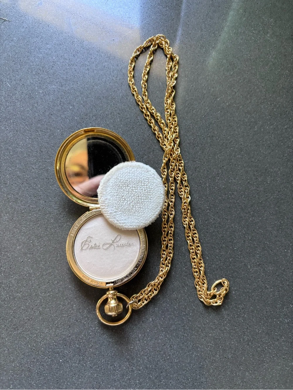Estee Lauder Compact Setting Powder in White with Gold Case